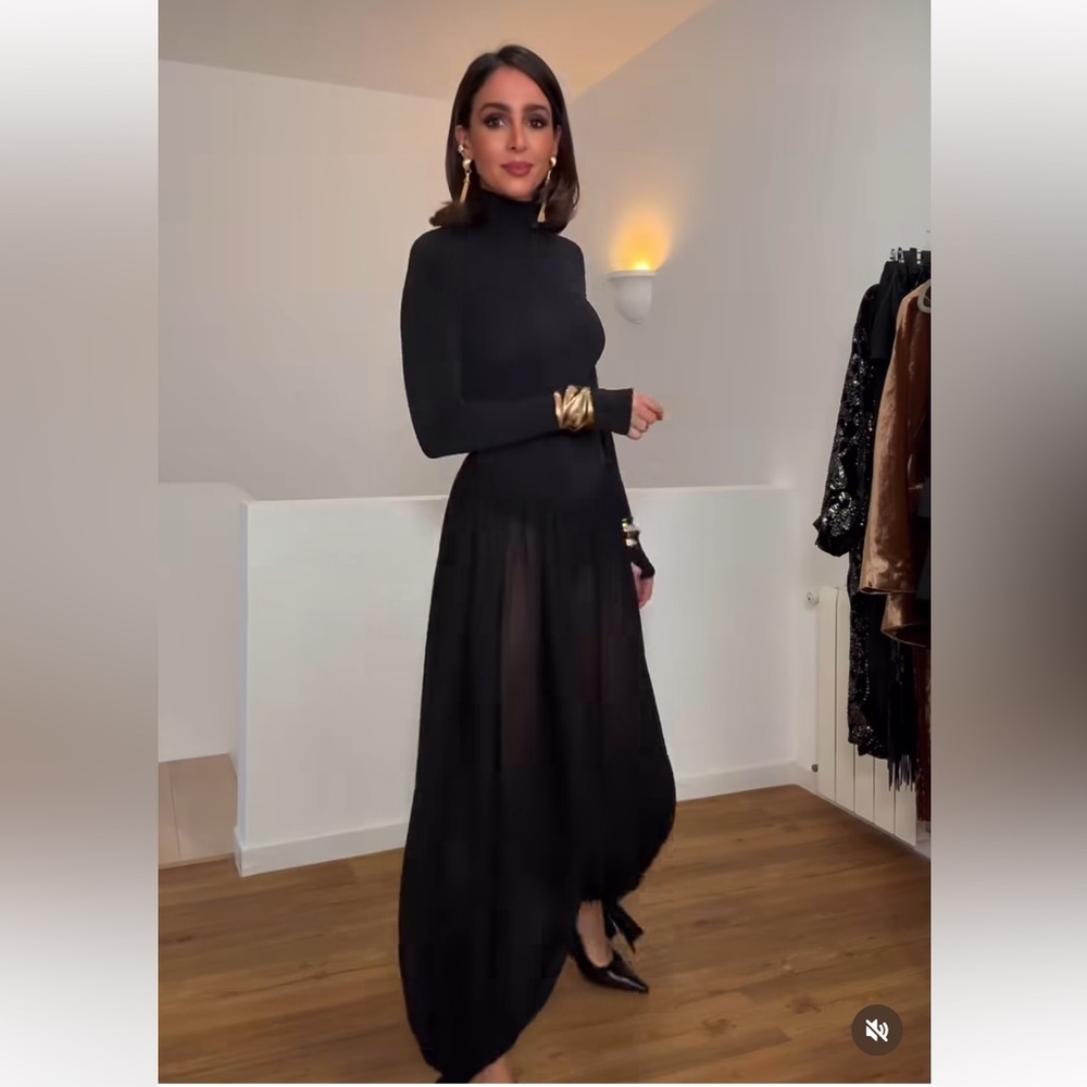 TREND NEW ZARA VOLUME JUMPSUIT
🚨FIRM PRICE NO DISCOUNT ON THIS JUMPSUIT - Picture 14 of 17